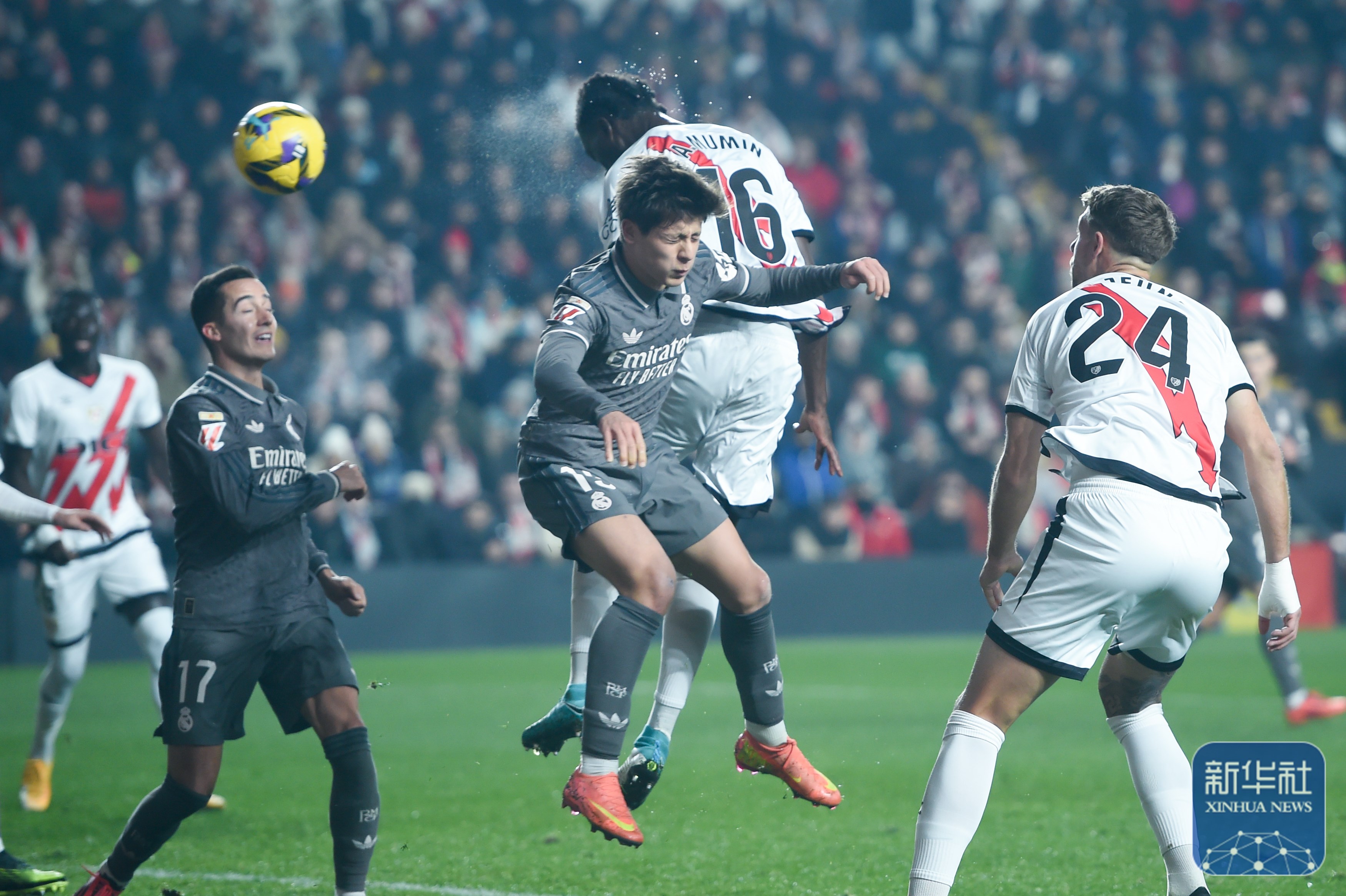 趣体育官网-德甲赛程吃紧，巴塞罗那转会期绝杀压哨，赛场秩序良好，球队文化再被提及(皇马03完败巴塞罗那)